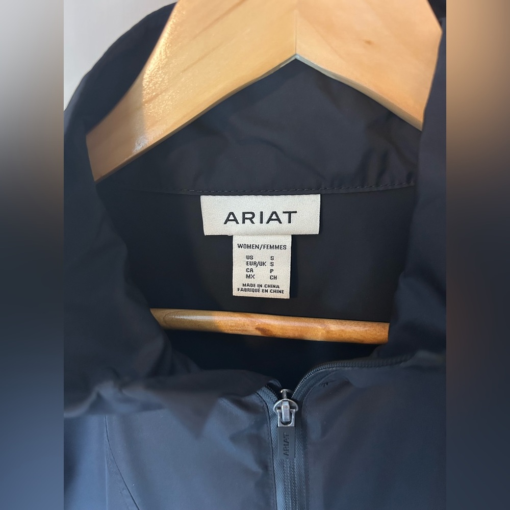 NWOT Ariat Whisper Pullover 1/4 Zip Jacket in: Black, Size S Western Nuetral - Picture 3 of 7